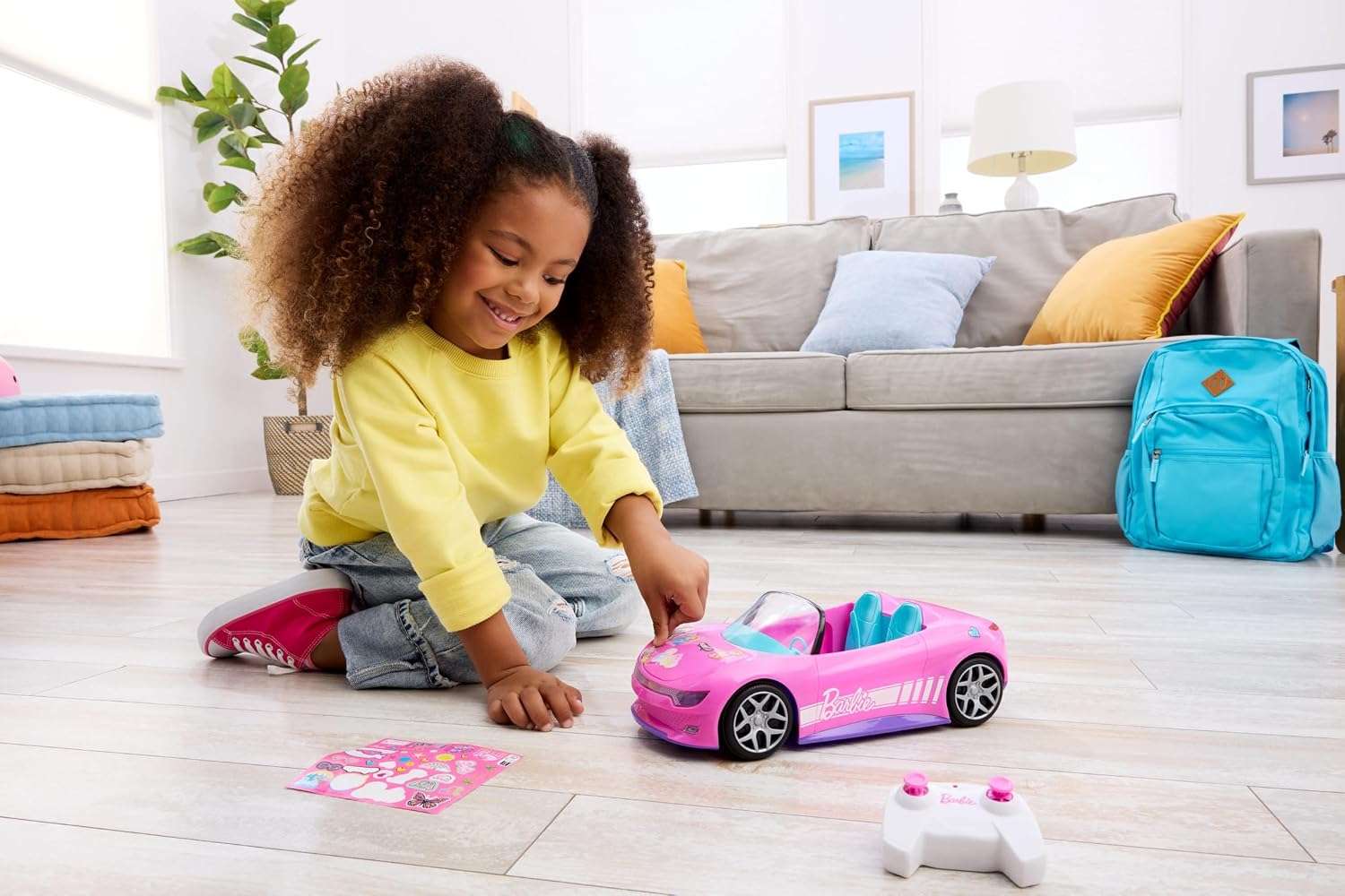 auto a control remoto hot wheels barbie convertible rosa con maletero