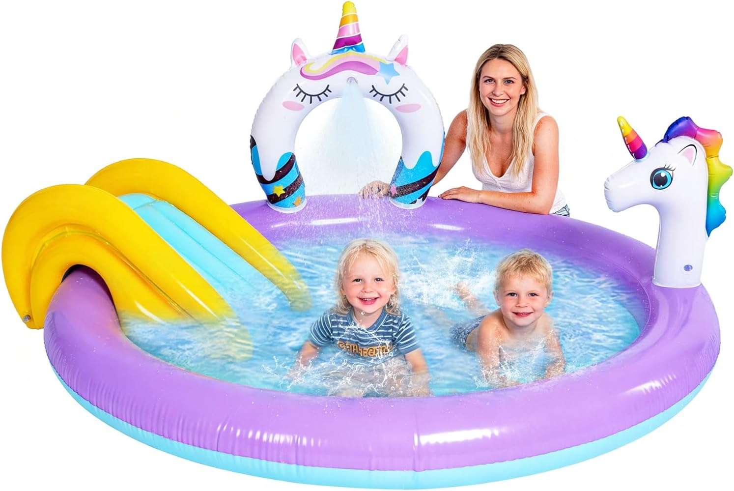 centro de juegos inflable con tobogán, arcoíris con aspersor y piscina para niños